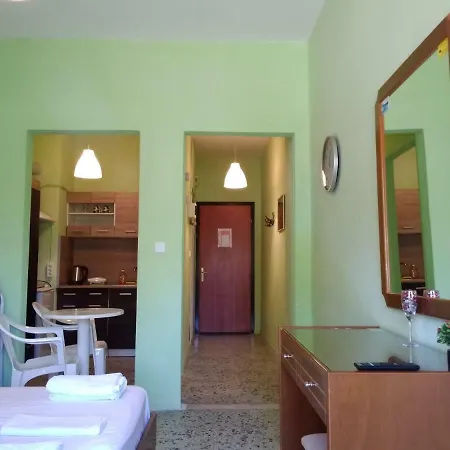 To Let Giannis Apartment Makrygialos